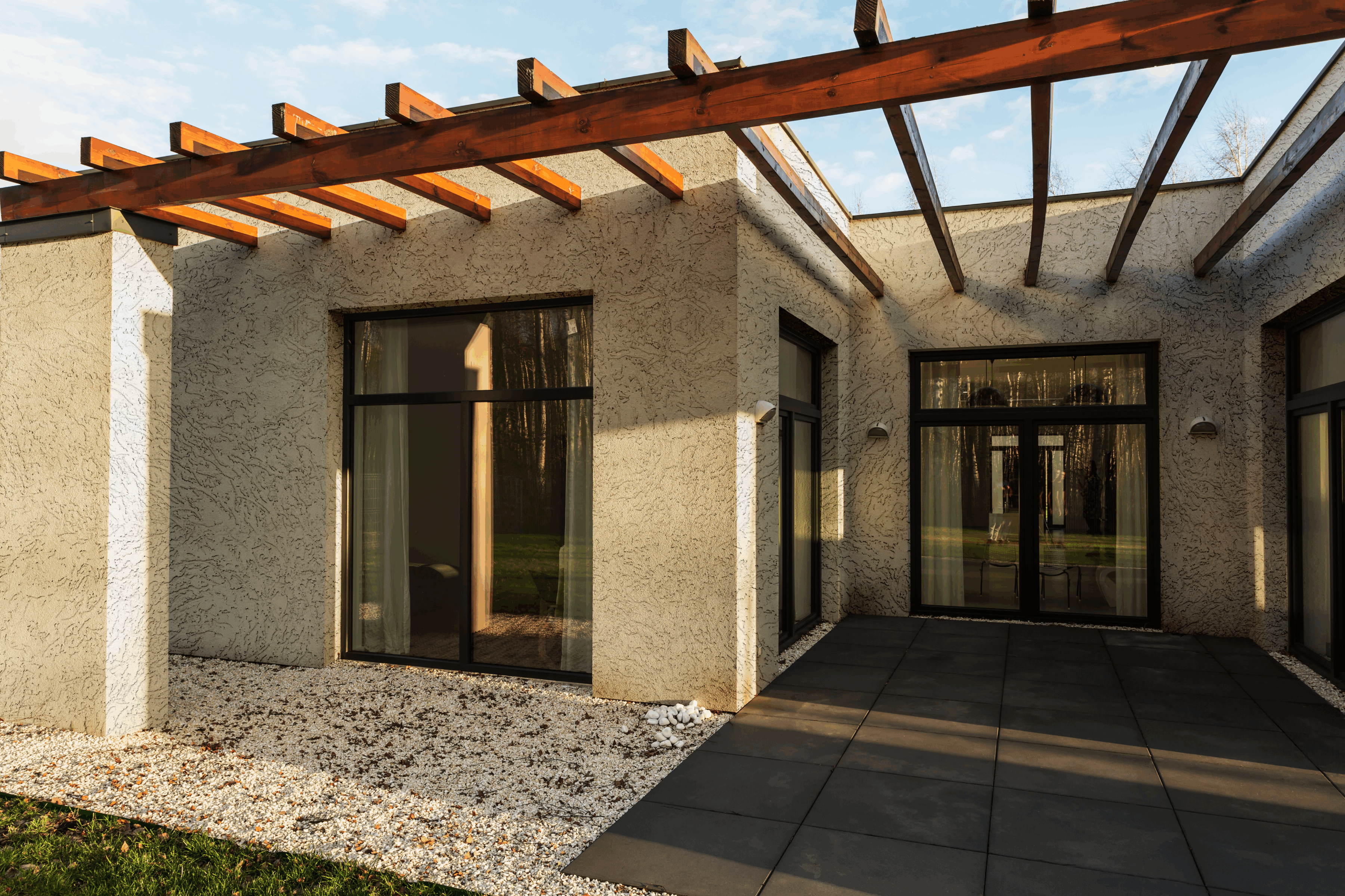 © Gamazine Glamour – Minimalist house with gamazine plaster